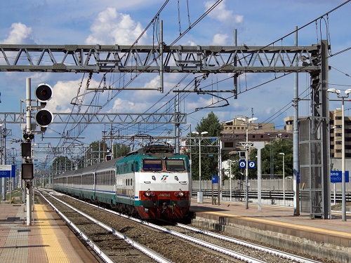 www.trainsimhobby.it/Train-Simulator/Activity/Passeggeri/DR_IC659_MICLe-Ventimiglia.jpg